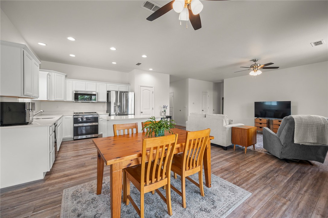 2124 John Wayne Drive