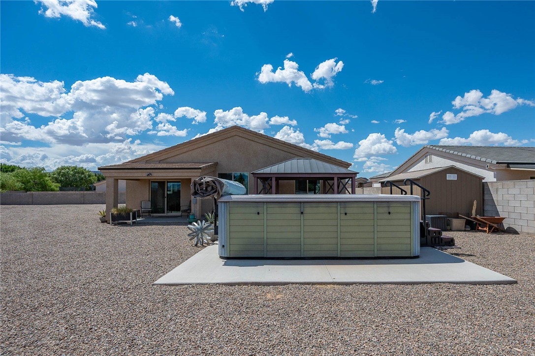 2124 John Wayne Drive