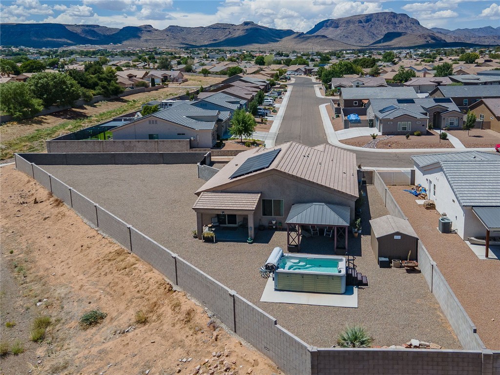 2124 John Wayne Drive