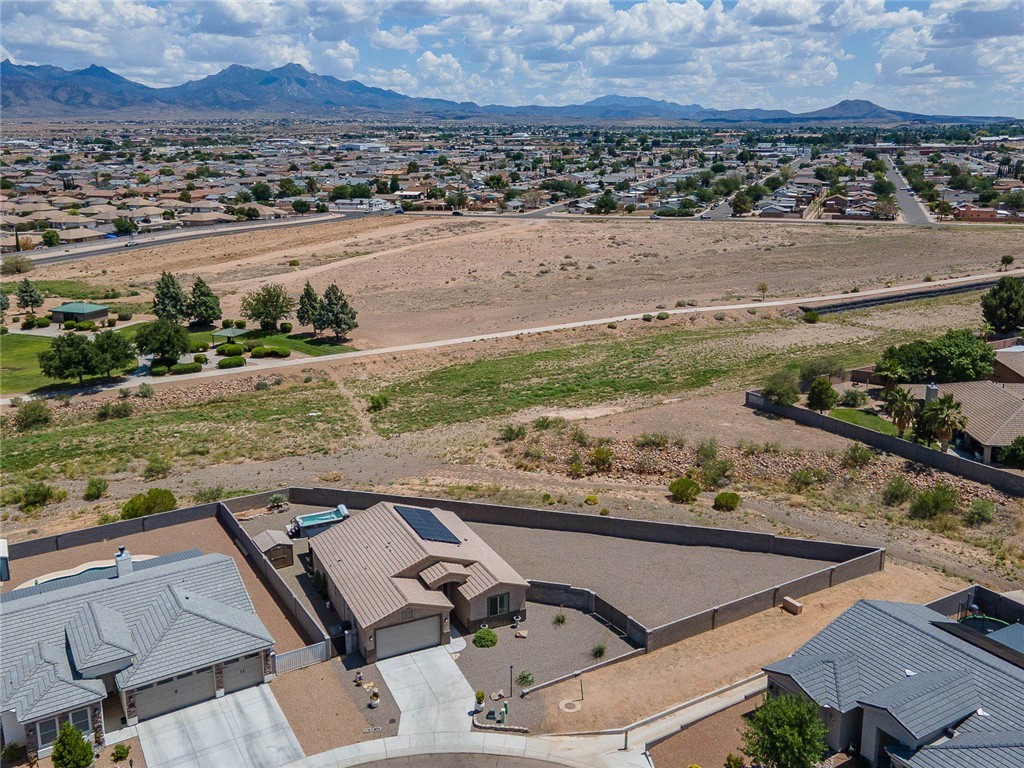 2124 John Wayne Drive