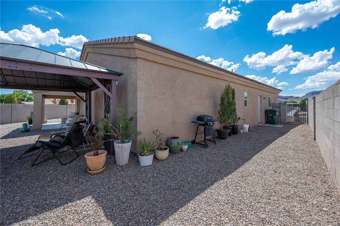 2124 John Wayne Drive