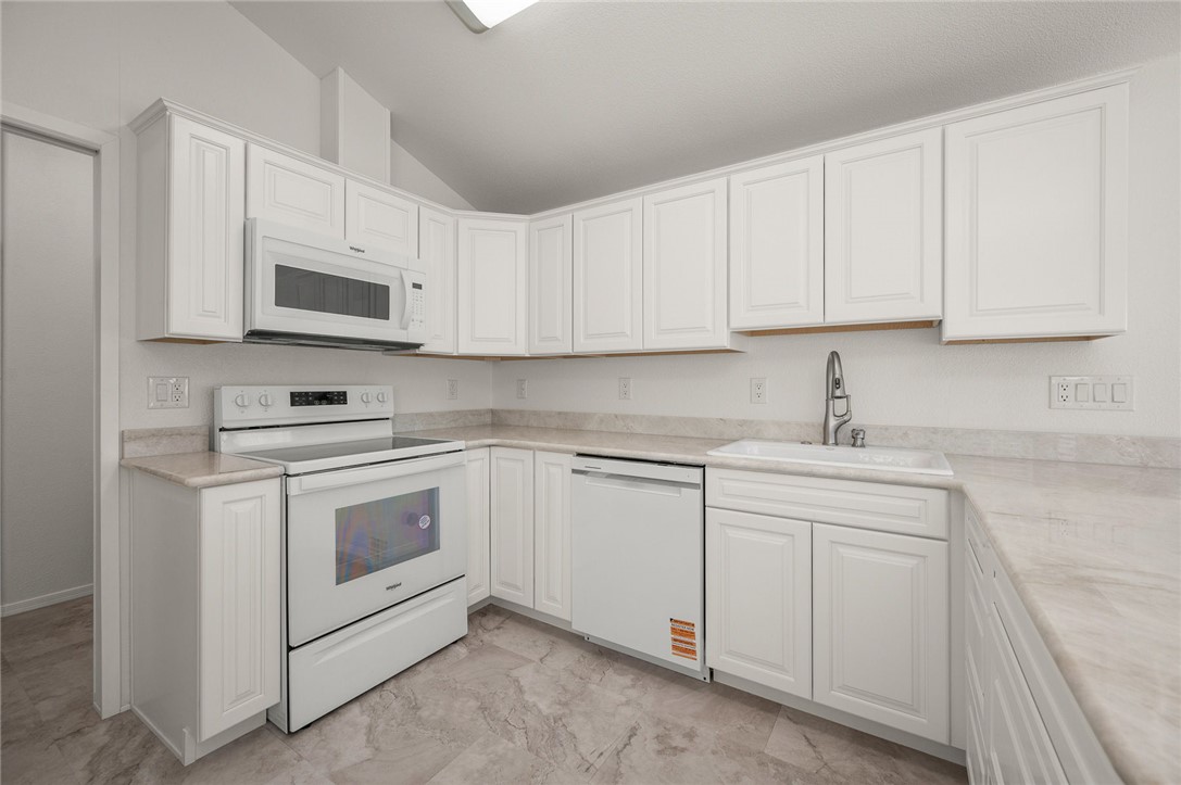 2000 Ramar Road 589