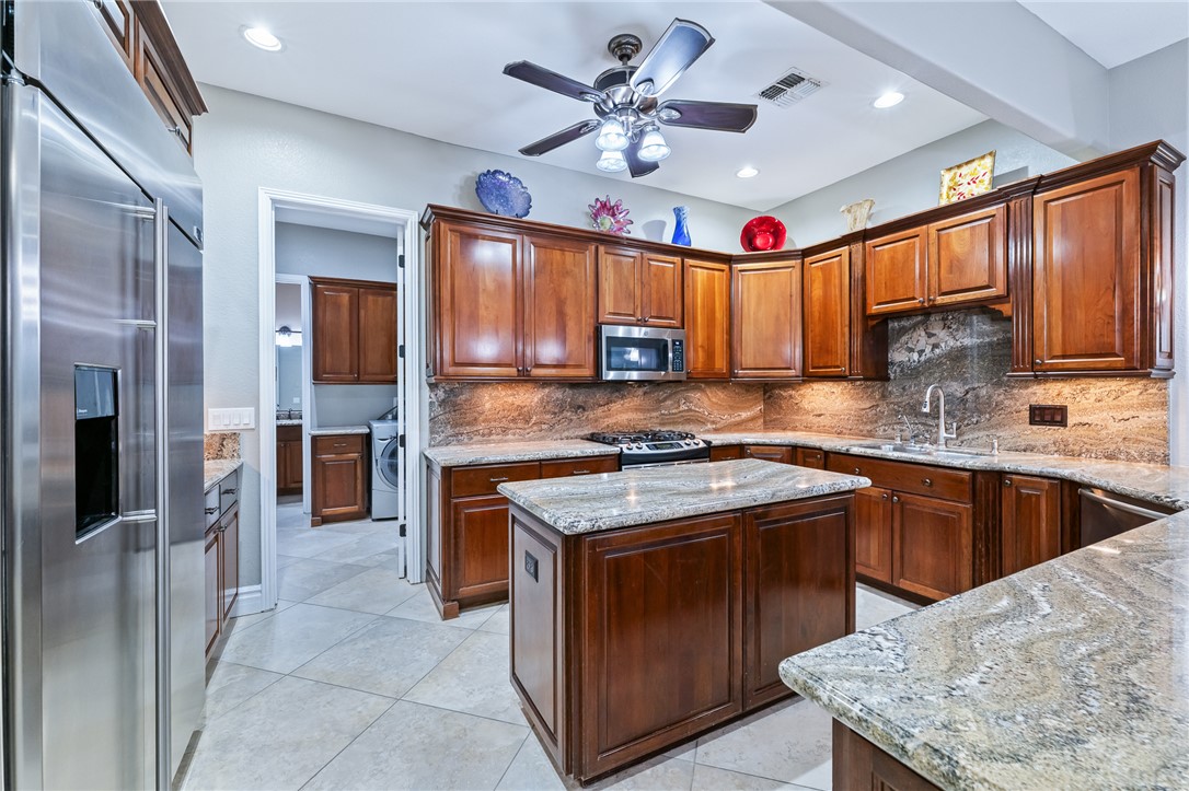 3427 Sun Lane