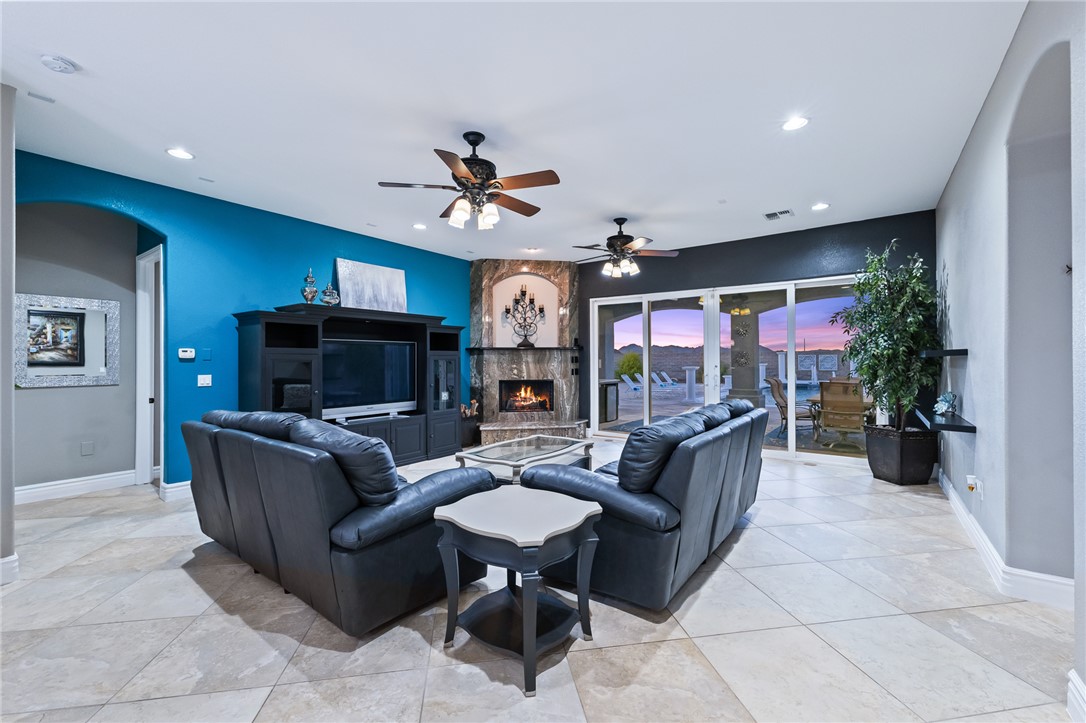 3427 Sun Lane