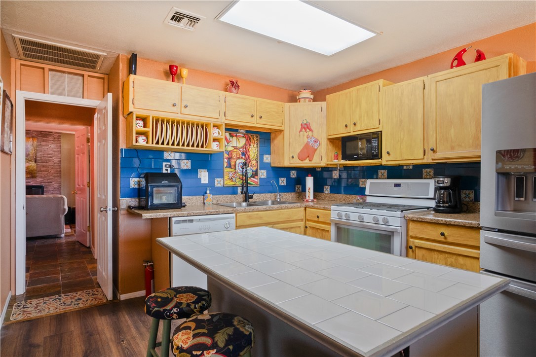 1866 Coral Isle Drive