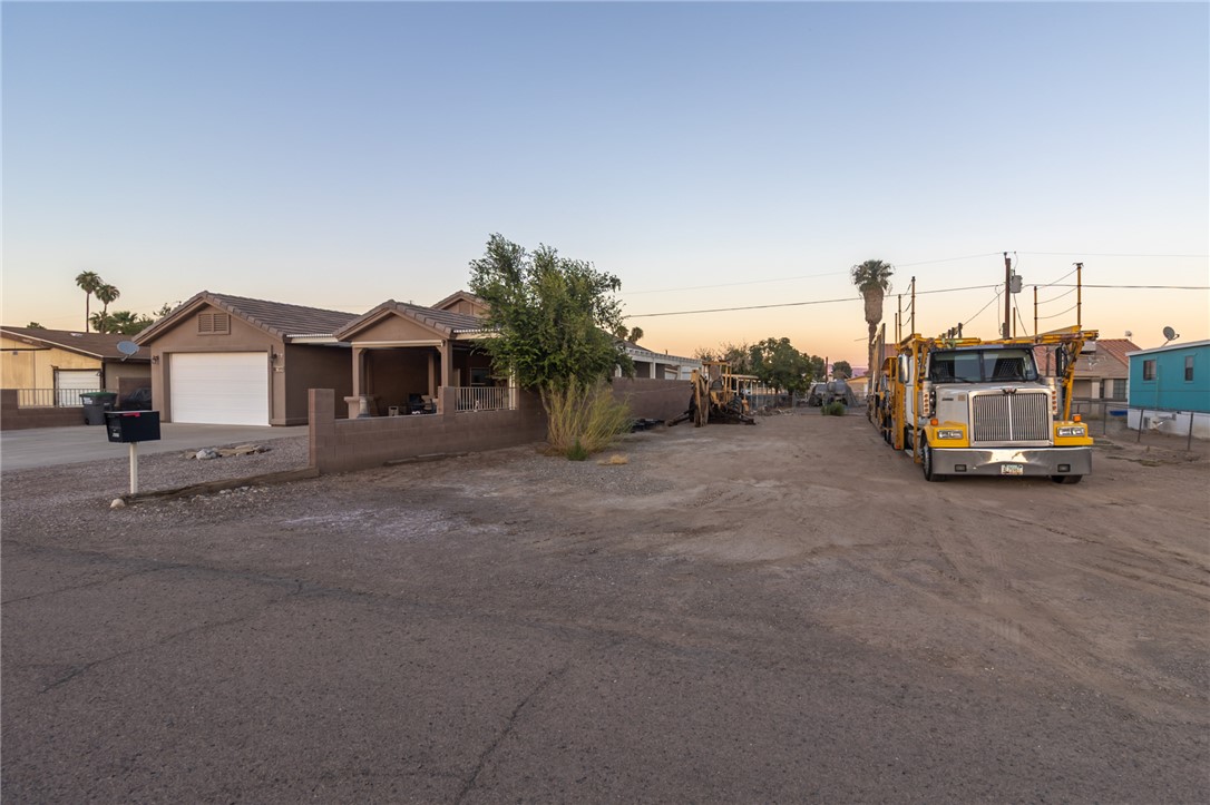 7898 S Mallard Street