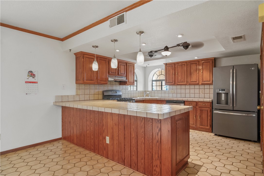 2558 Country Club Drive