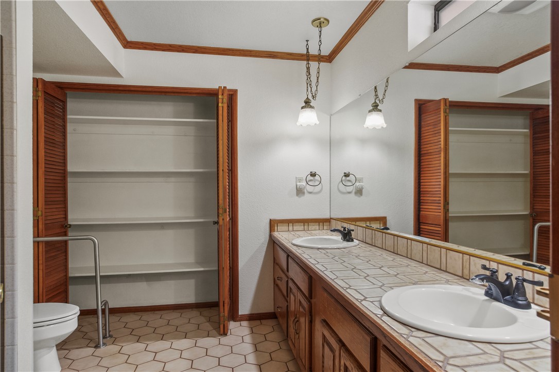 2558 Country Club Drive