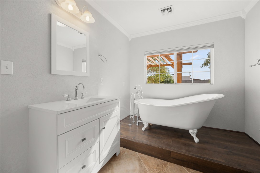 1220 Riverview Drive