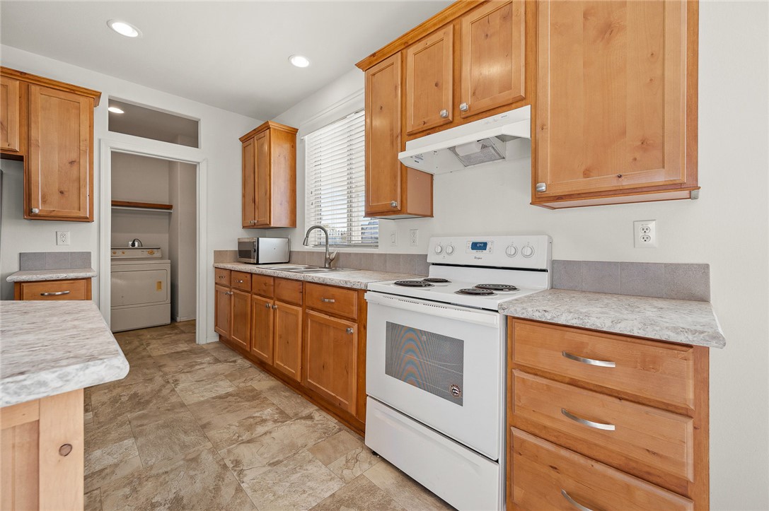 500 S San Pedro Road