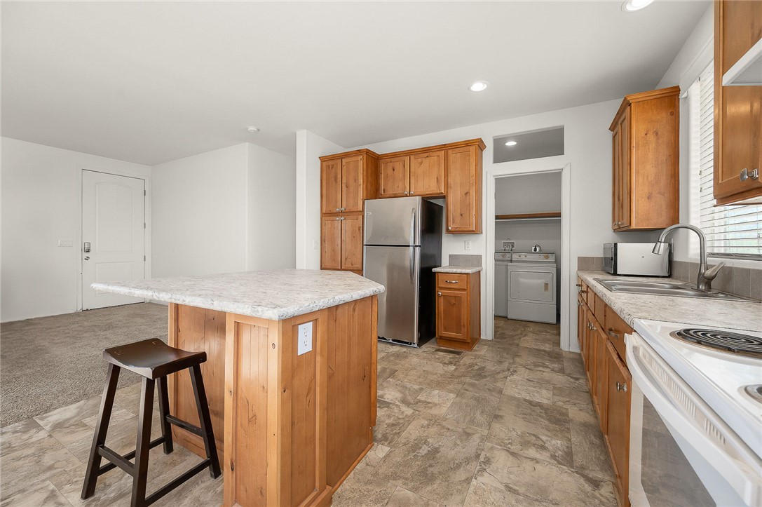 500 S San Pedro Road