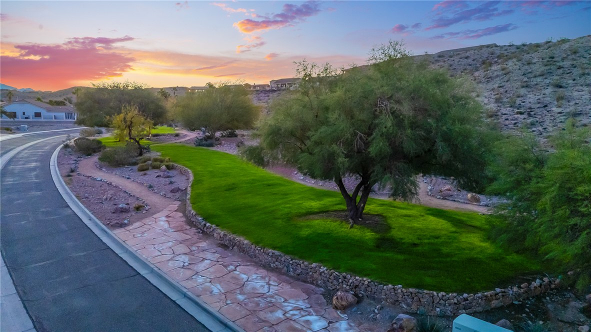 2919 Desert Trail Drive