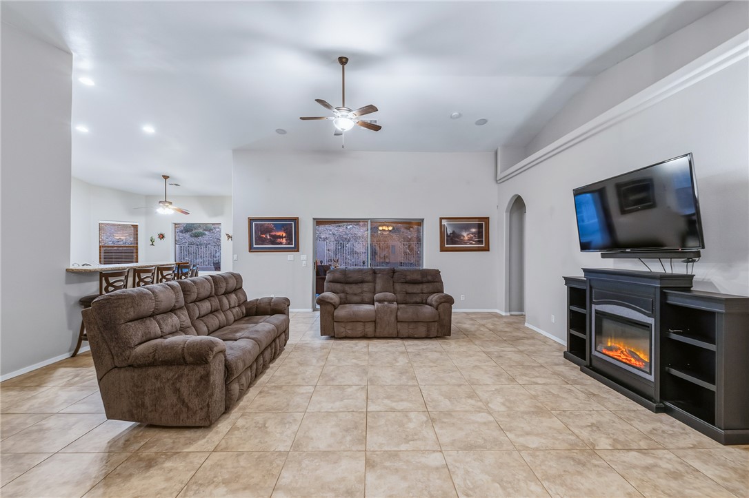 2919 Desert Trail Drive