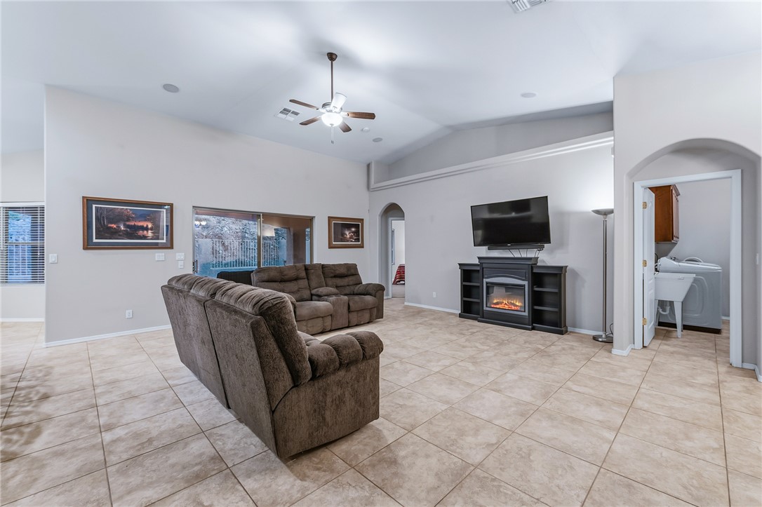 2919 Desert Trail Drive