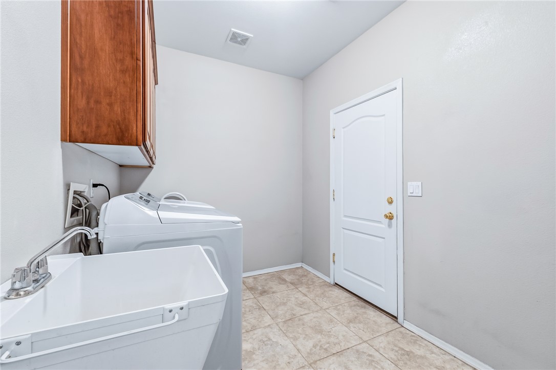 2919 Desert Trail Drive