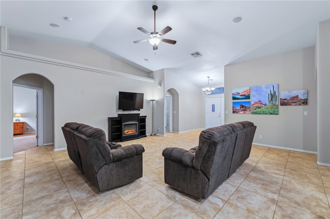 2919 Desert Trail Drive