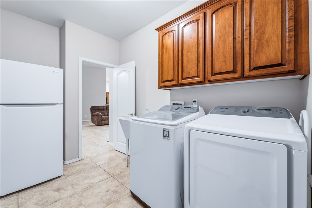 2919 Desert Trail Drive