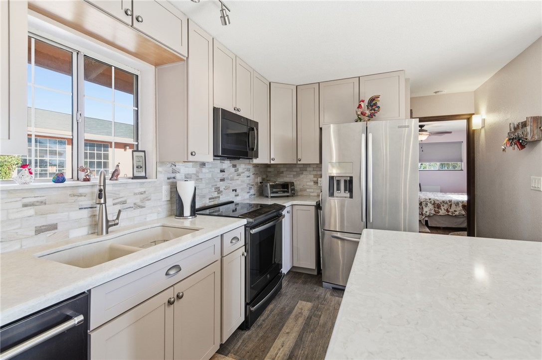 5713 W Crystal Drive