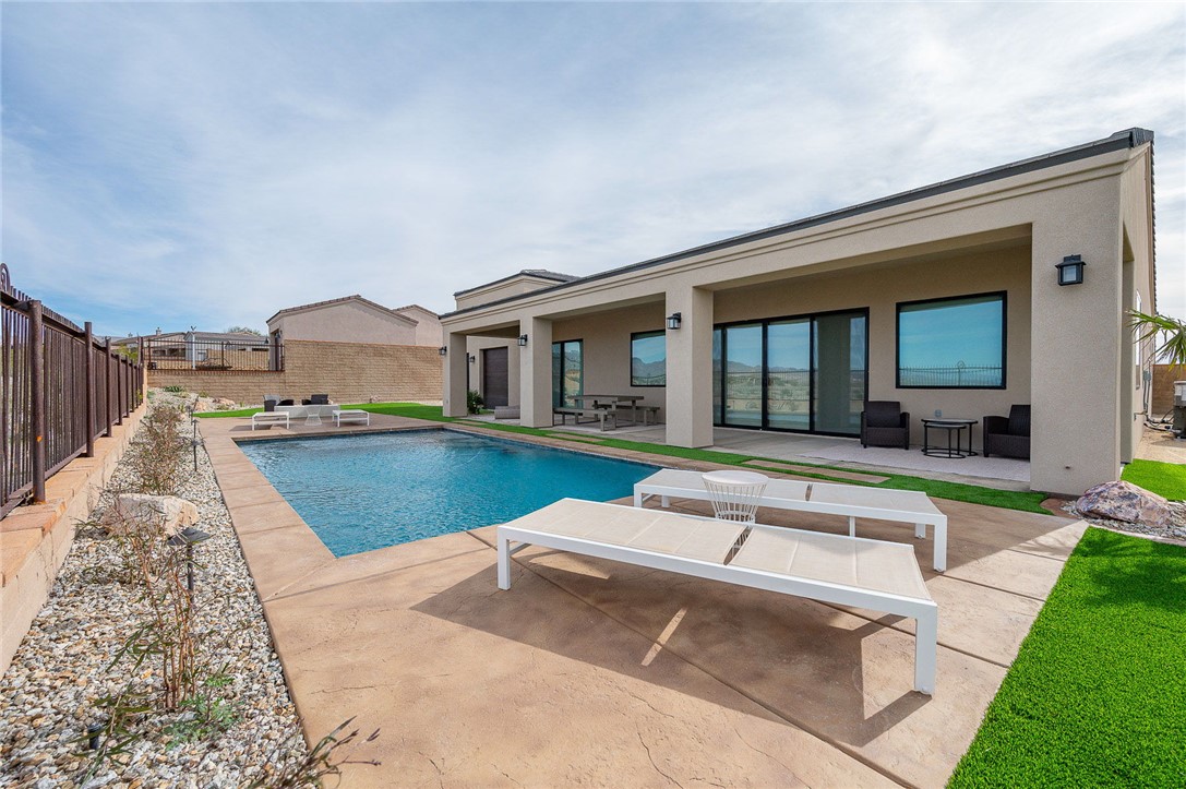 3243 Esmerelda Drive Drive