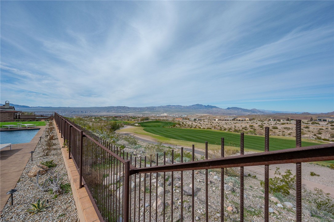 3243 Esmerelda Drive Drive