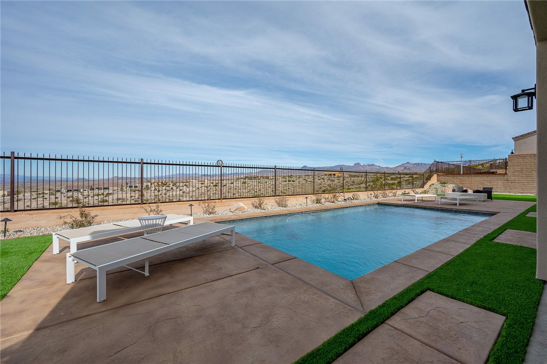 3243 Esmerelda Drive Drive