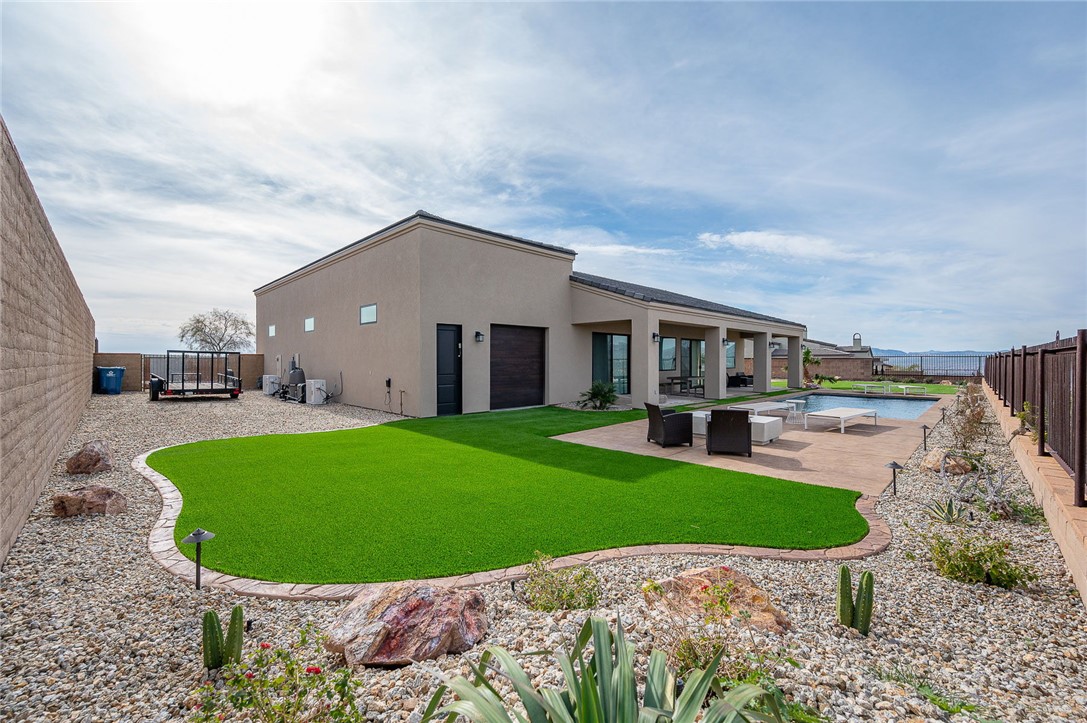 3243 Esmerelda Drive Drive