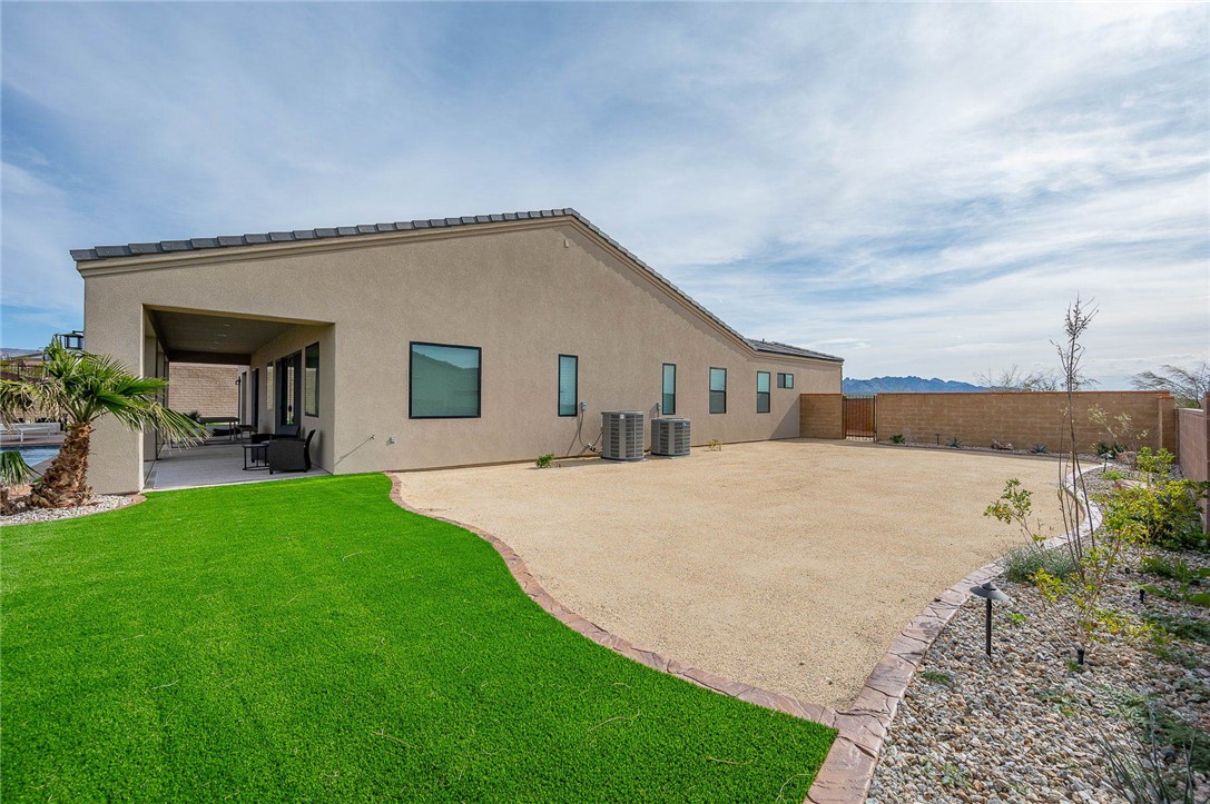 3243 Esmerelda Drive Drive