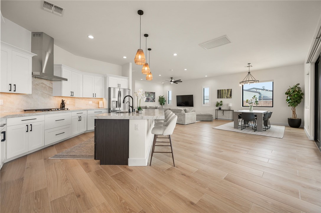 3243 Esmerelda Drive Drive