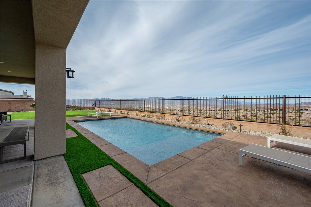 3243 Esmerelda Drive Drive