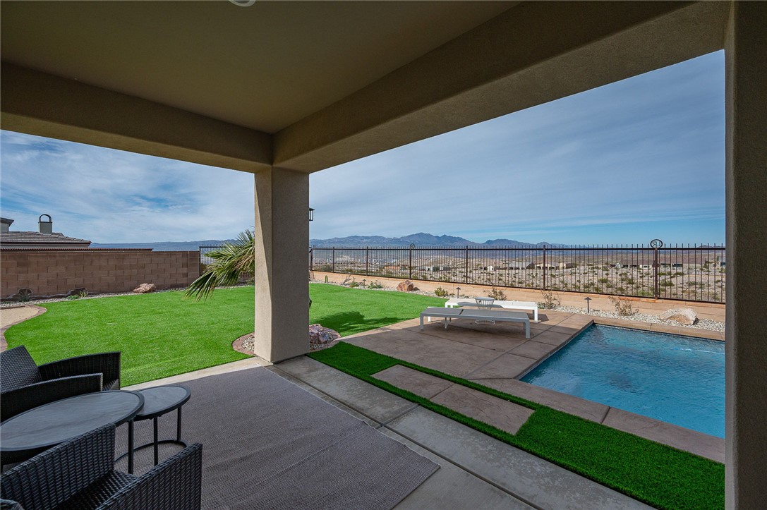 3243 Esmerelda Drive Drive