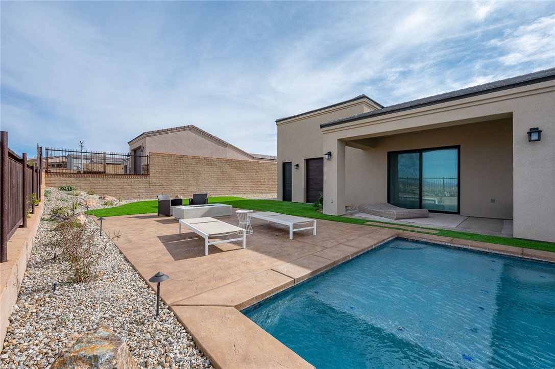 3243 Esmerelda Drive Drive