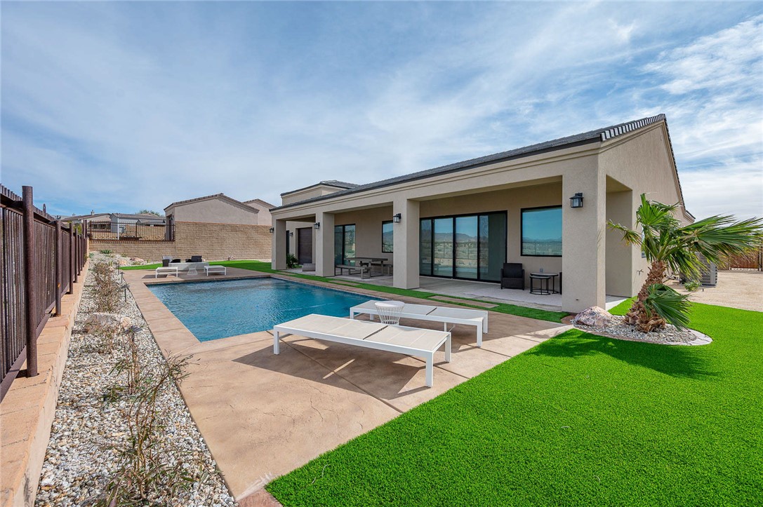3243 Esmerelda Drive Drive