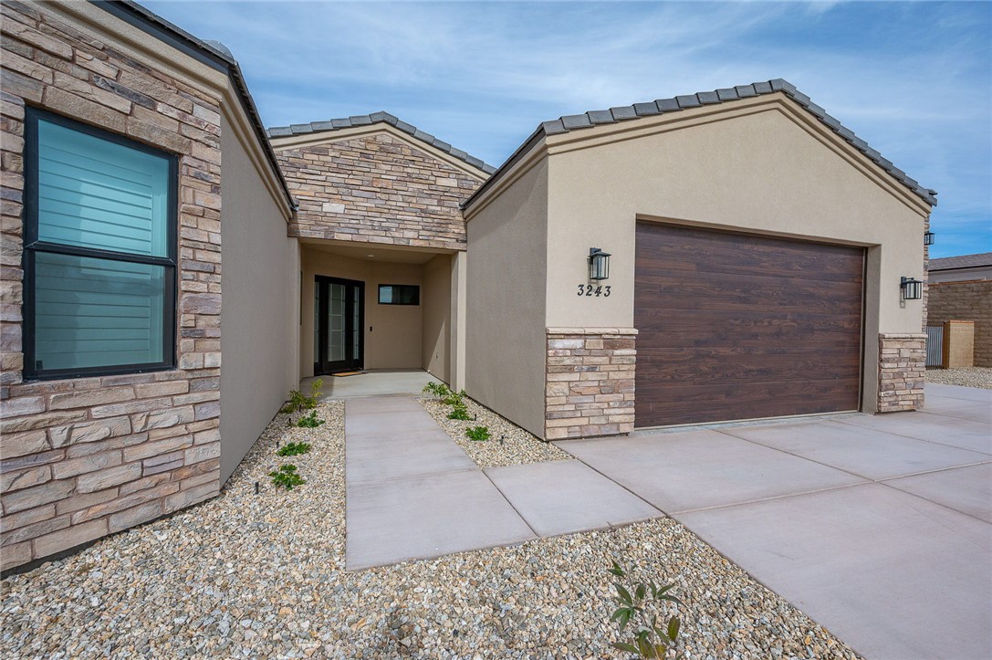 3243 Esmerelda Drive Drive