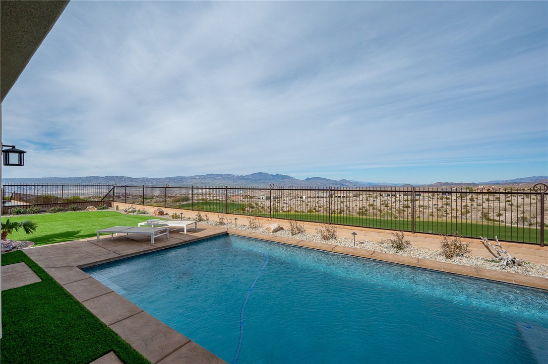 3243 Esmerelda Drive Drive