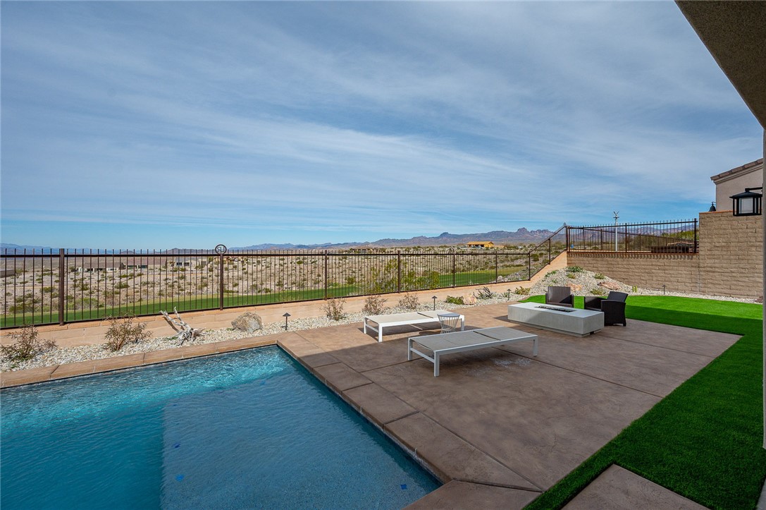 3243 Esmerelda Drive Drive