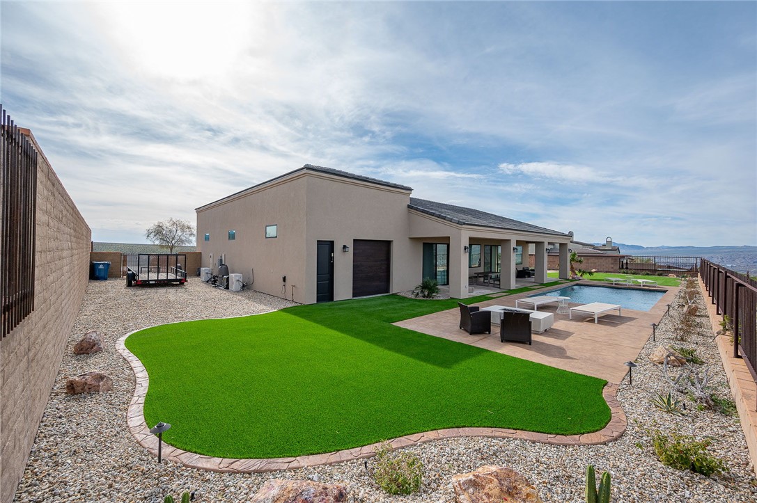 3243 Esmerelda Drive Drive
