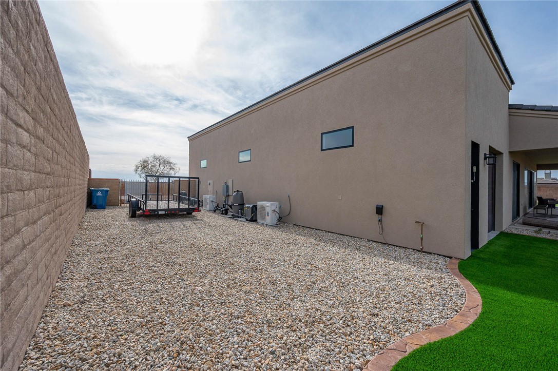 3243 Esmerelda Drive Drive
