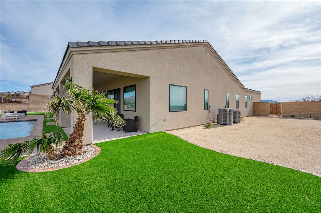 3243 Esmerelda Drive Drive