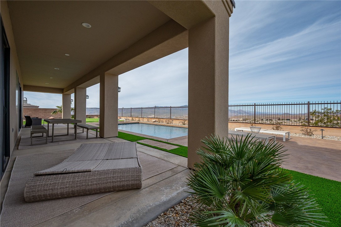 3243 Esmerelda Drive Drive