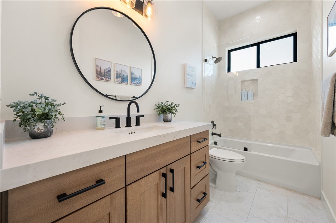 3243 Esmerelda Drive Drive