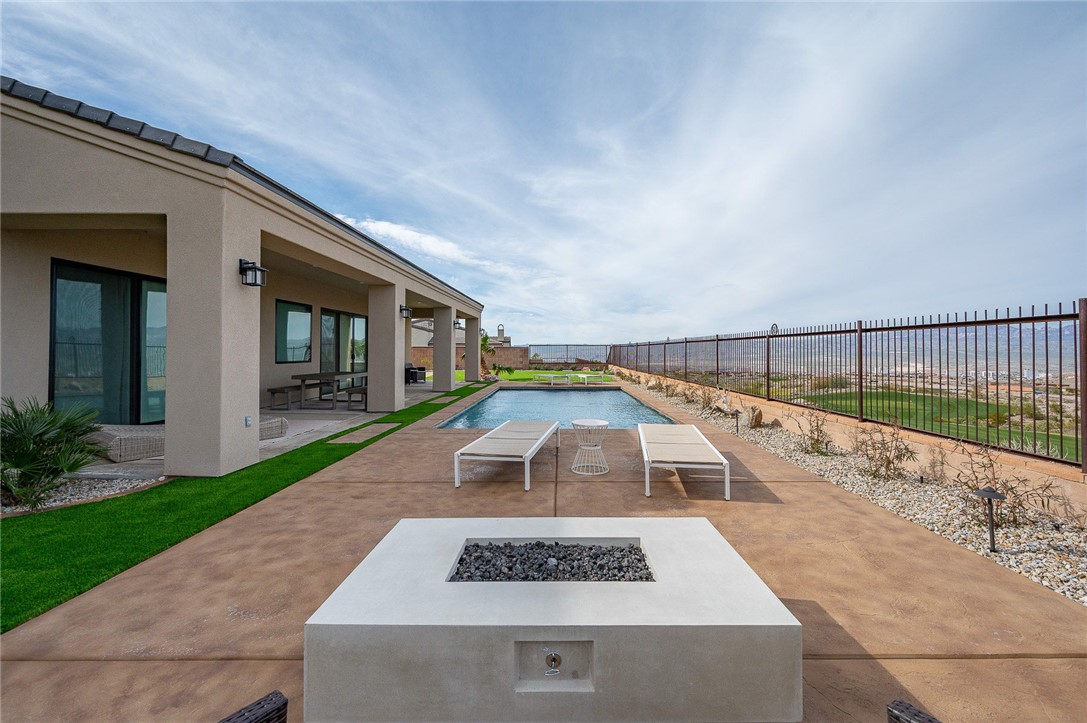 3243 Esmerelda Drive Drive