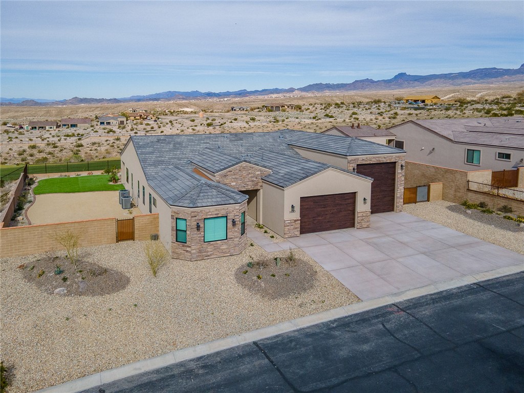 3243 Esmerelda Drive Drive