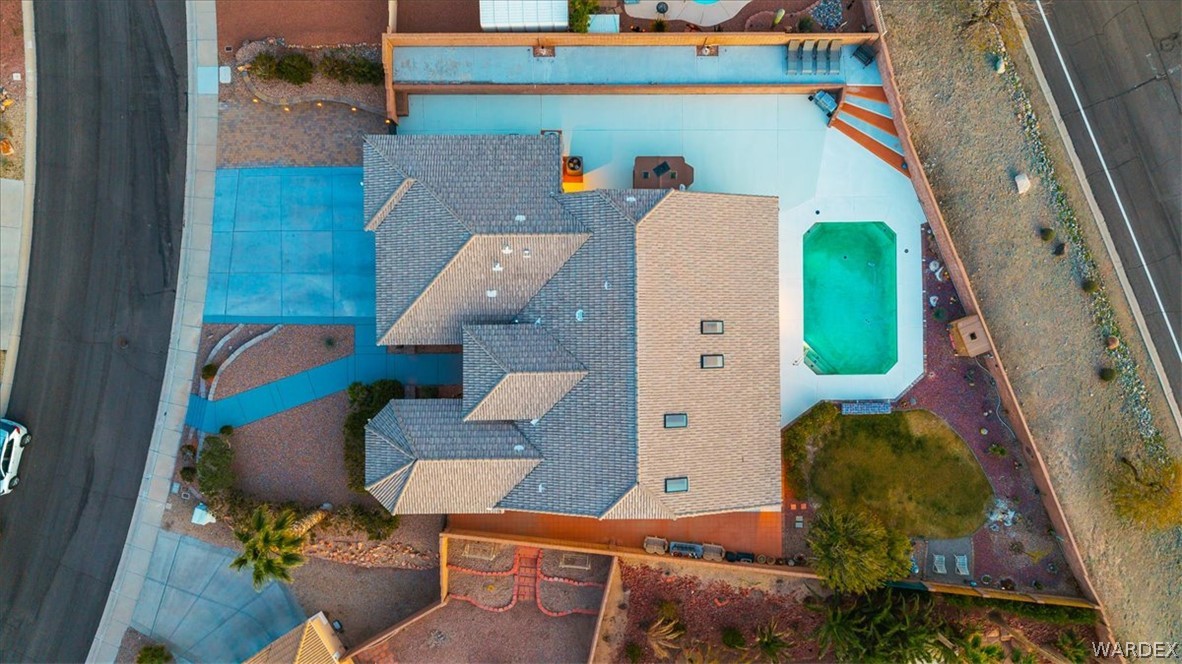 2516 Whispering Ridge Drive