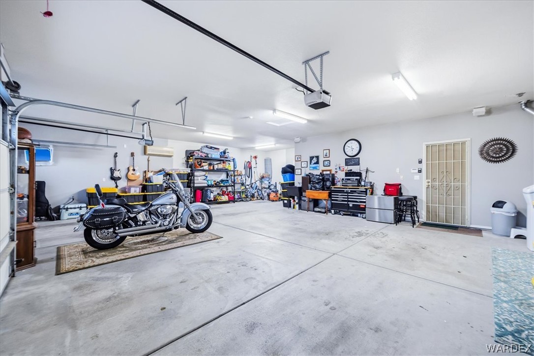 2516 Whispering Ridge Drive