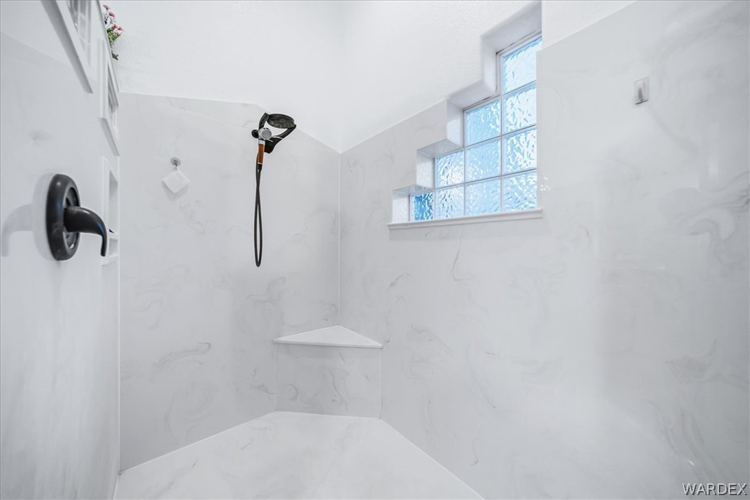 2516 Whispering Ridge Drive