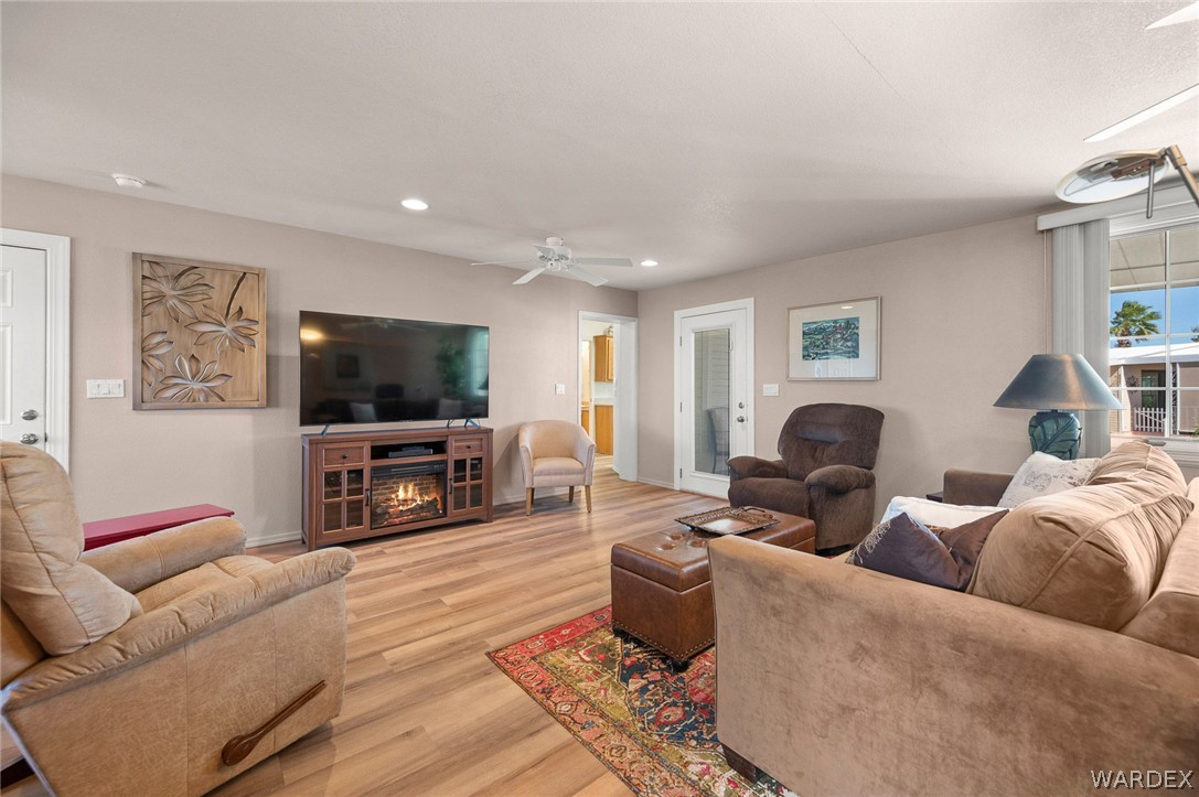 2000 Ramar Road 282