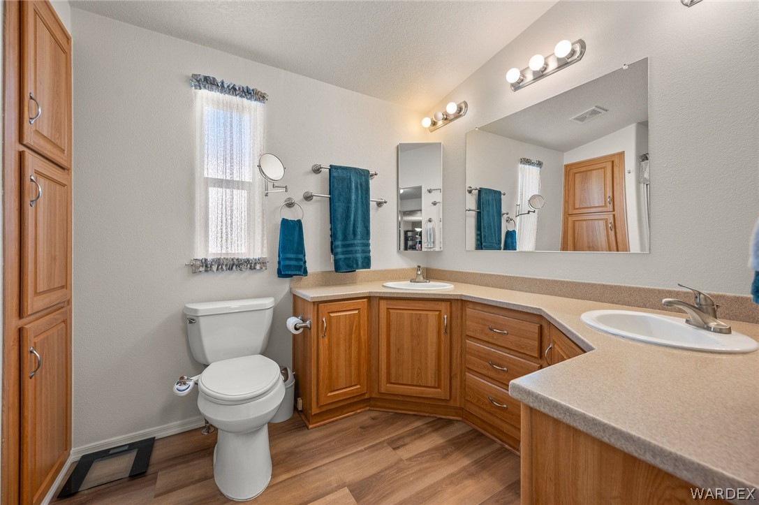 2000 Ramar Road 282