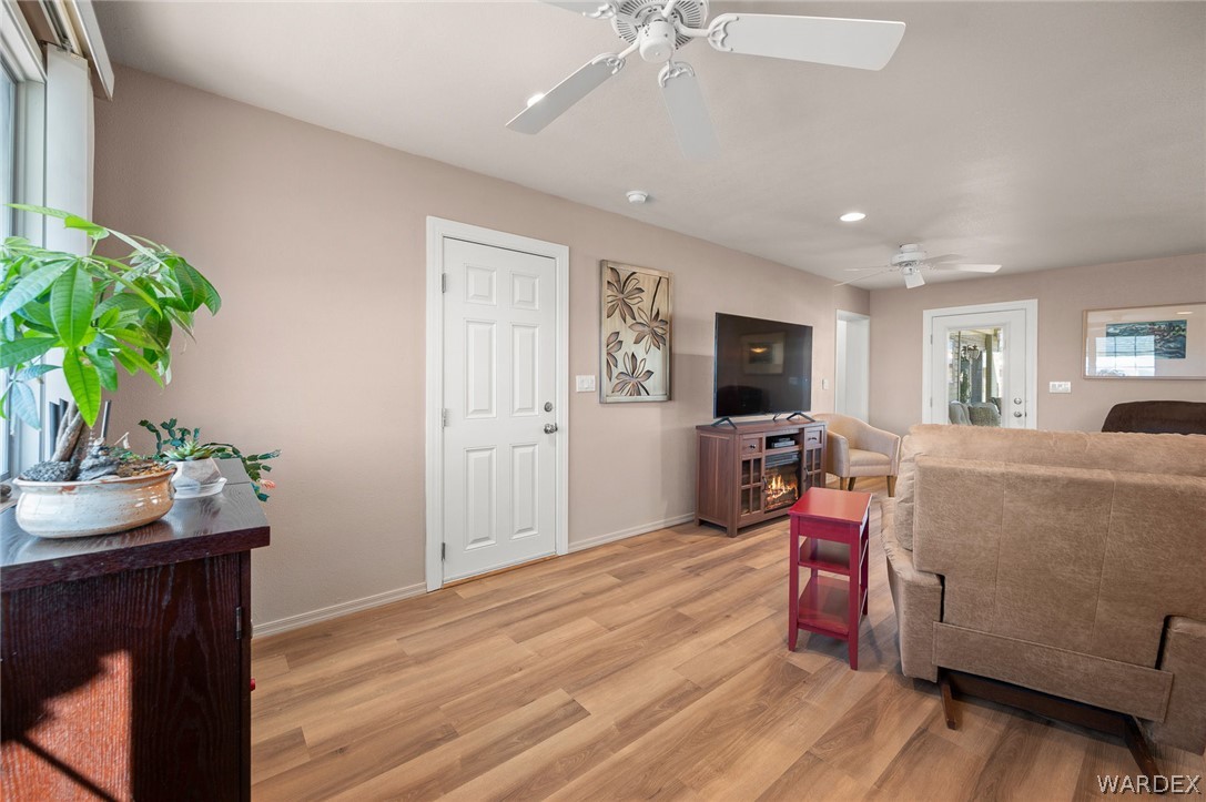 2000 Ramar Road 282