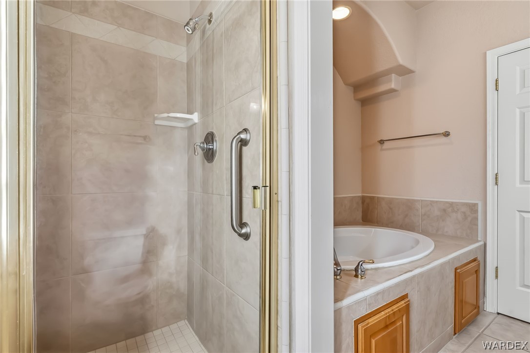 1825 E Shore Villas Drive 6