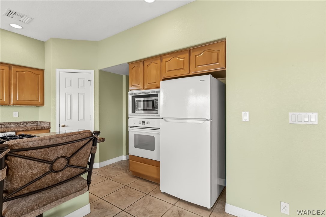 1825 E Shore Villas Drive 6